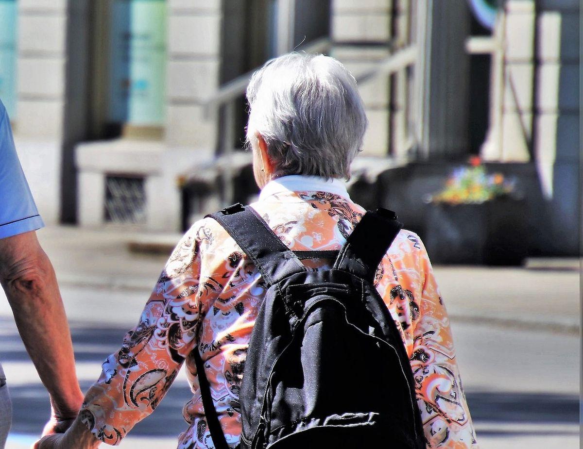 Les étudiants de 2e année en Marketing à HELMo exposent leurs innovations durables pour les seniors au Shopping Cora