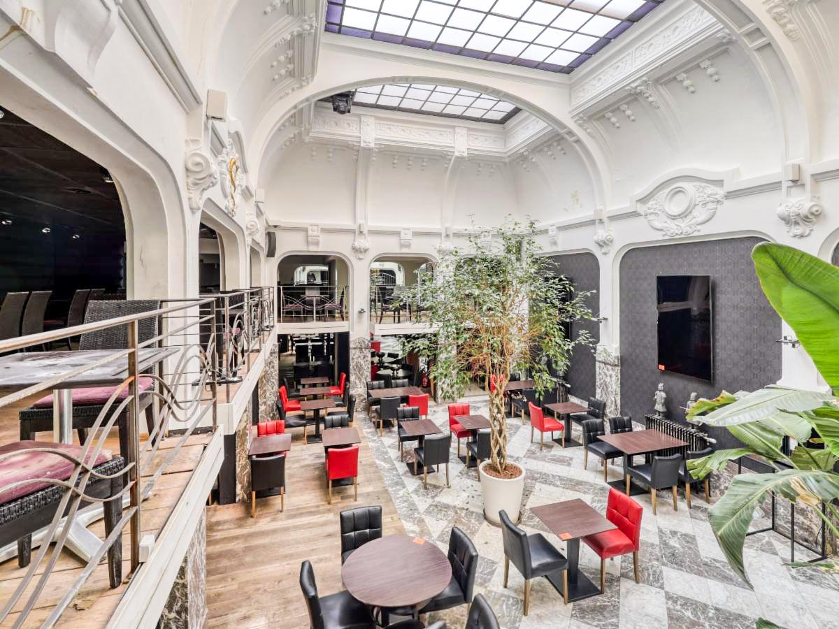 Le superbe immeuble qui accueillait le restaurant le « Bruit qui Court » est à vendre: un bien exceptionnel en plein centre-ville