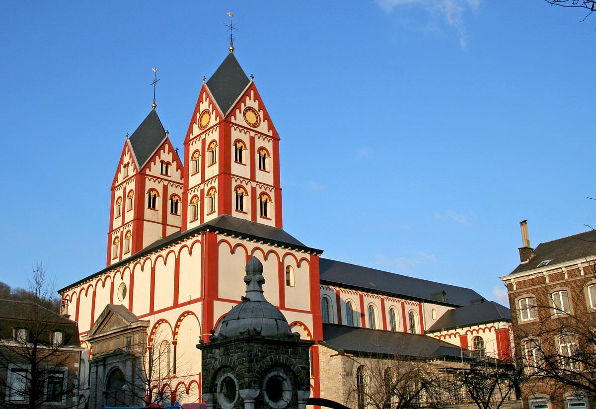 Visite guidée de l’orgue de la Collégiale St-Barthélemy sur rendez-vous.