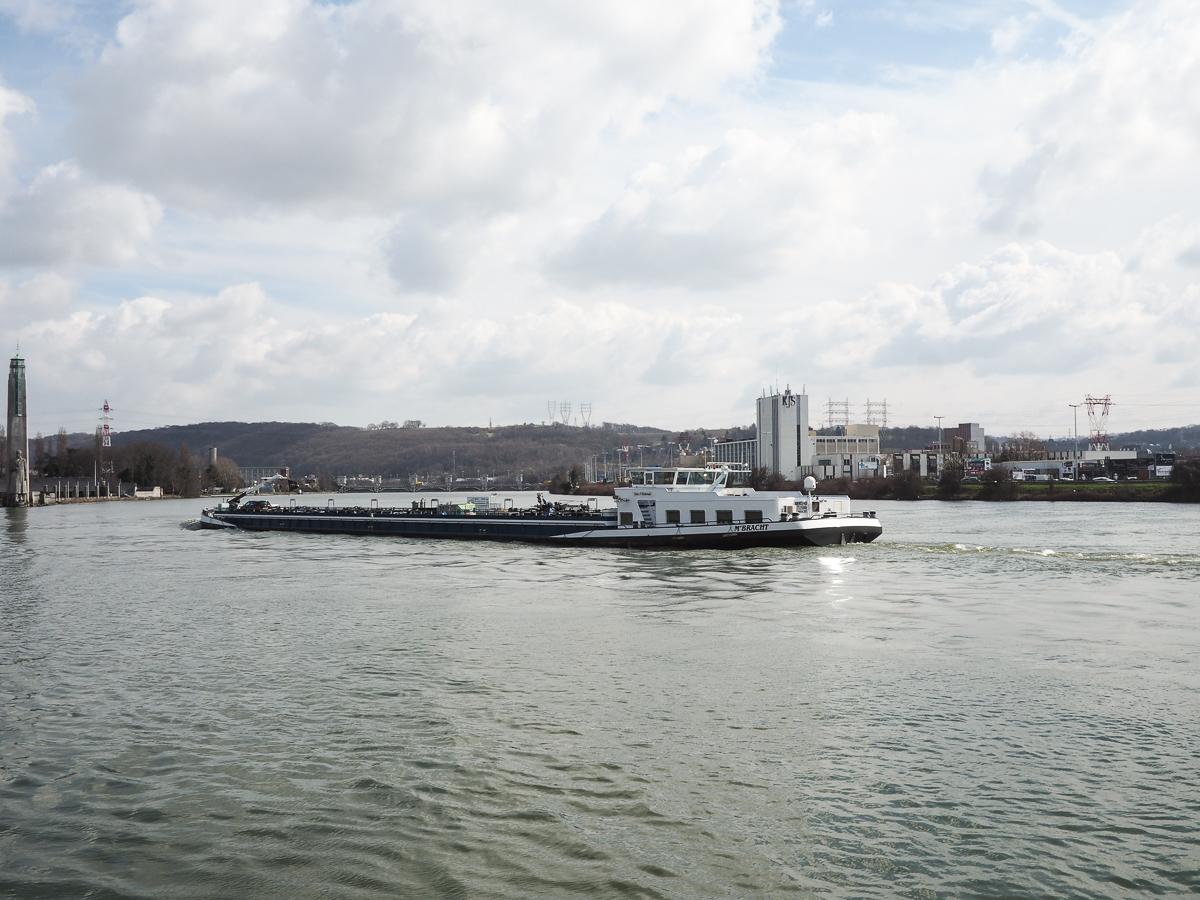 Deux barges se percutent sur la Meuse à l’Île Monsin