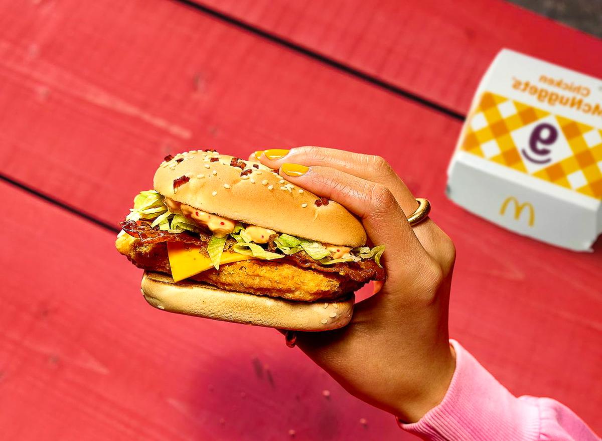 Mc Donald’s va ouvrir un nouveau restaurant rue Vinâve d’Ile dans l’ancienne boutique Esprit