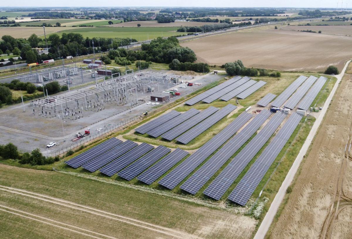 La ligne de train à grande vitesse Louvain-Liège alimentée par 3.828 panneaux solaires