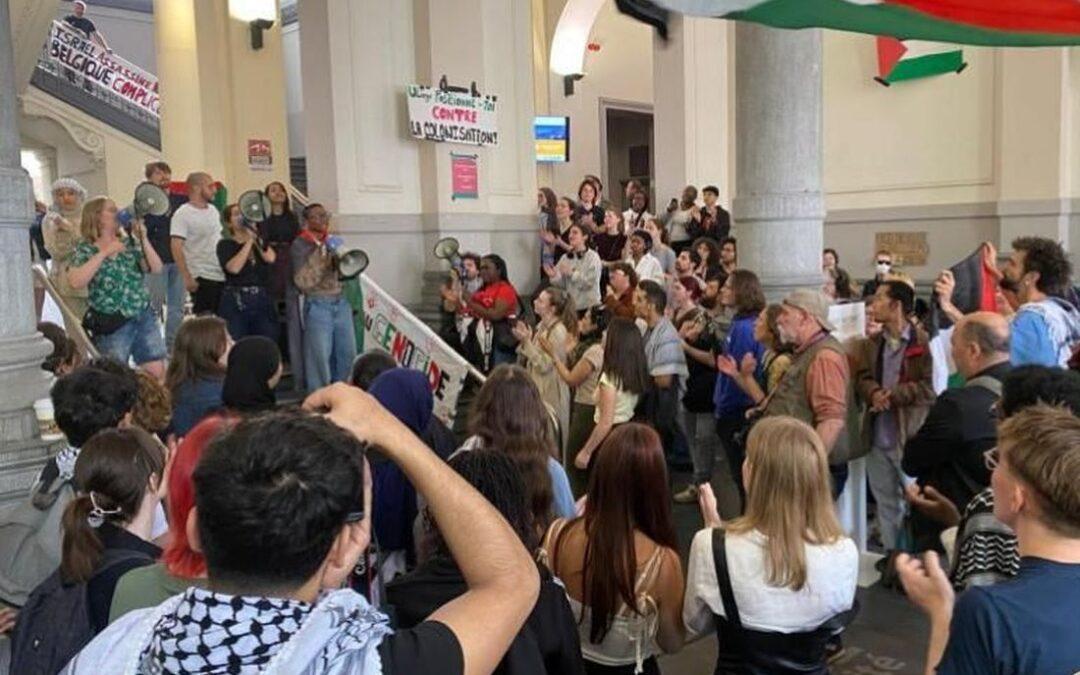 Des étudiants pro-Palestine qui occupaient l’université au centre-ville ont été expulsés par la police dimanche