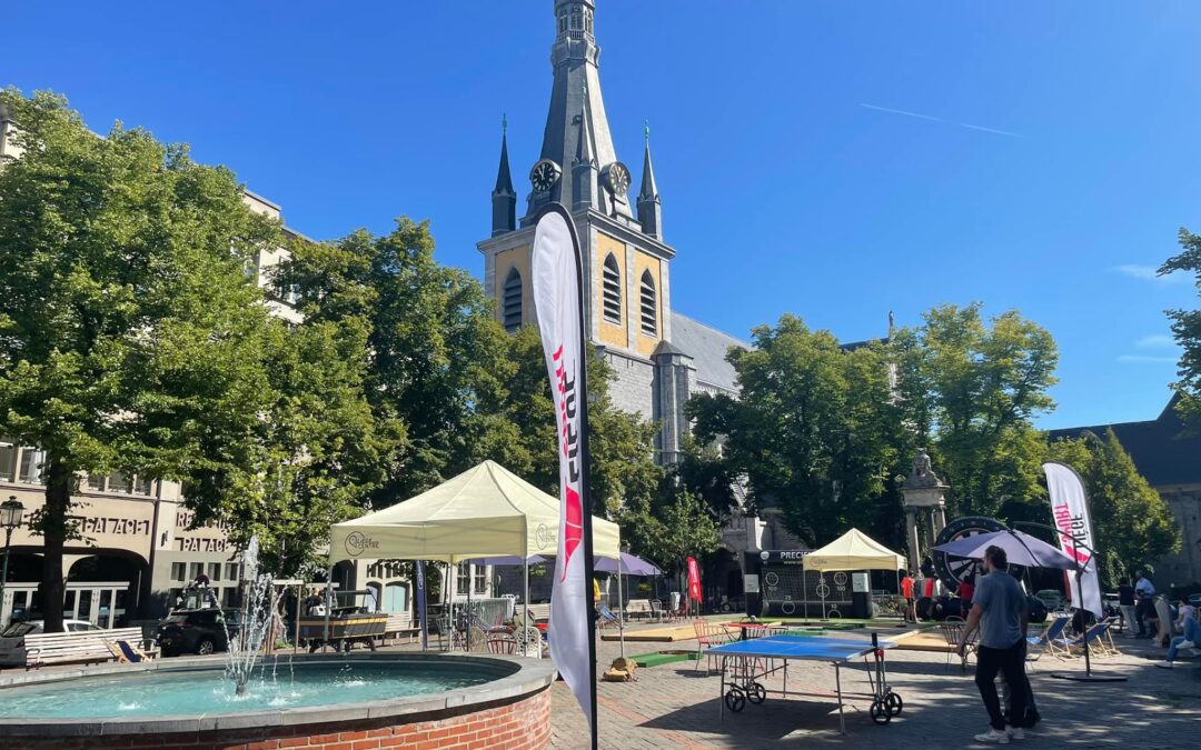 Jeux en bois, coin de lecture ou tables de ping ont fait leur apparition sur quatre places de la ville
