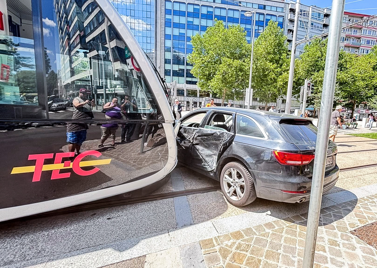 Accident entre le tram et une voiture ce lundi; une piétonne avait été renversée il y a 15 jours