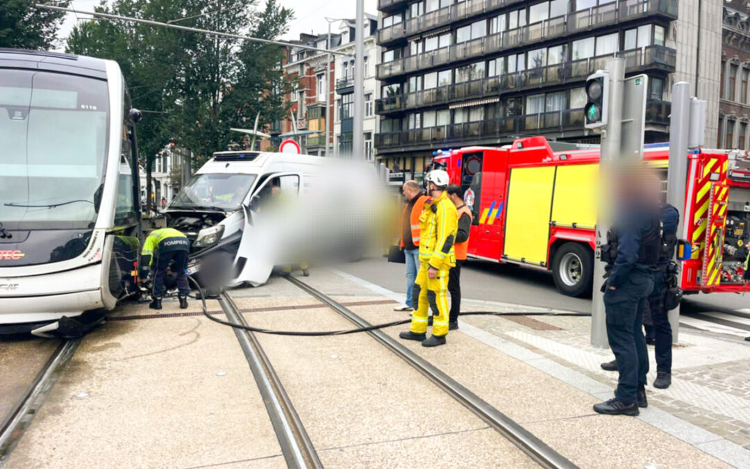 Nouvel accident entre le tram et un véhicule, hier