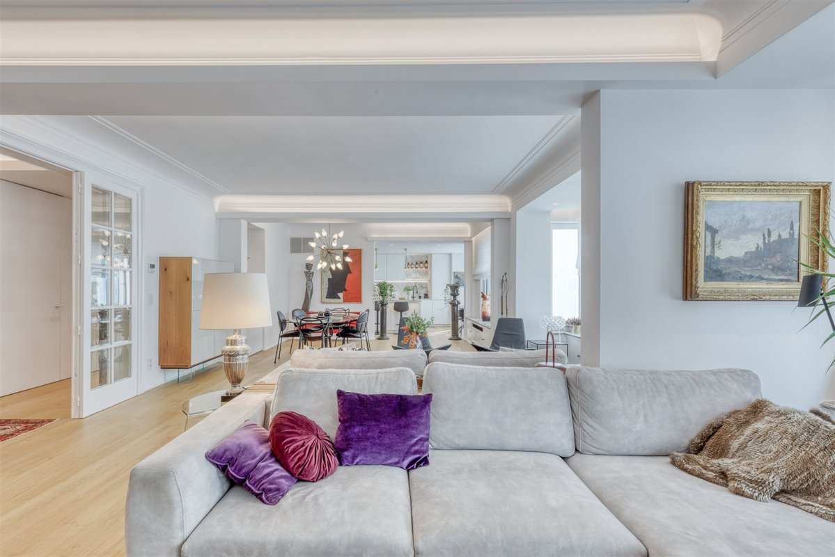 Un appartement 2 chambres, mais de standing, à vendre… 700.000€ boulevard Piercot