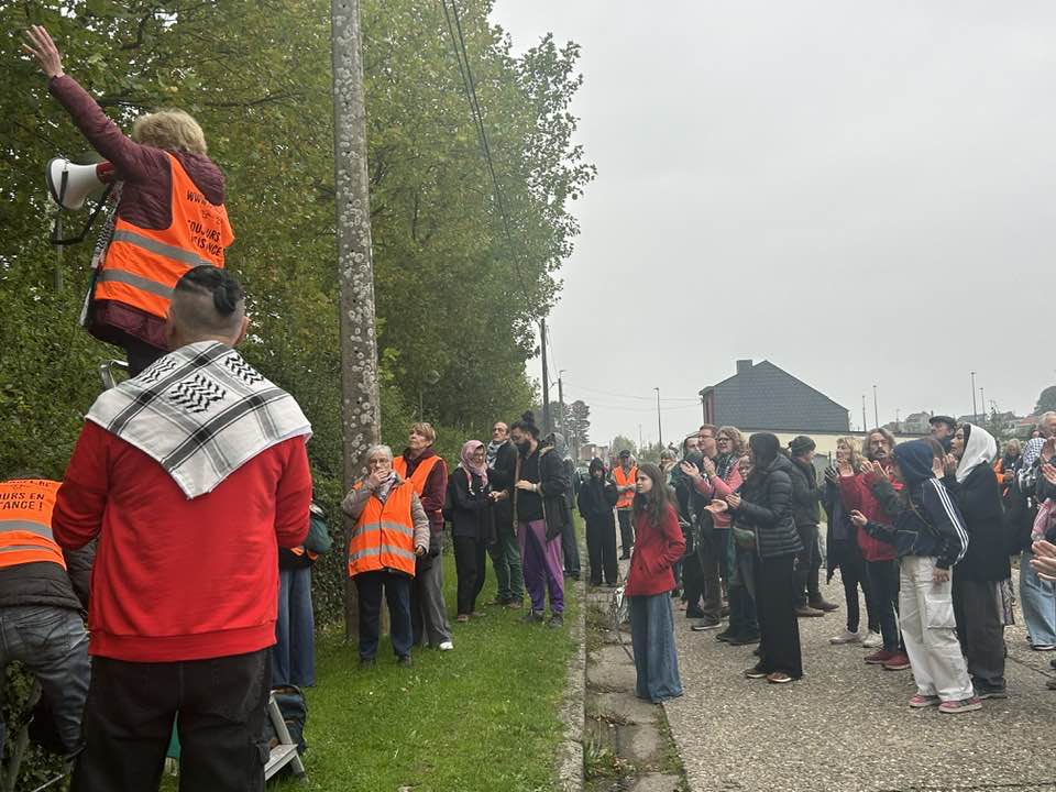 Rassemblement à Vottem après le décès d’un détenu au centre fermé 127 bis