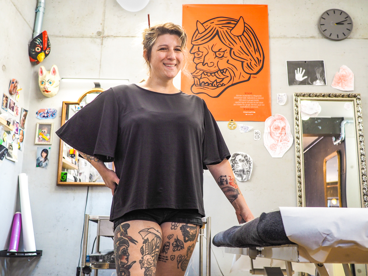 Barbara, la tatoueuse top, qui travaille à l’encre empathique