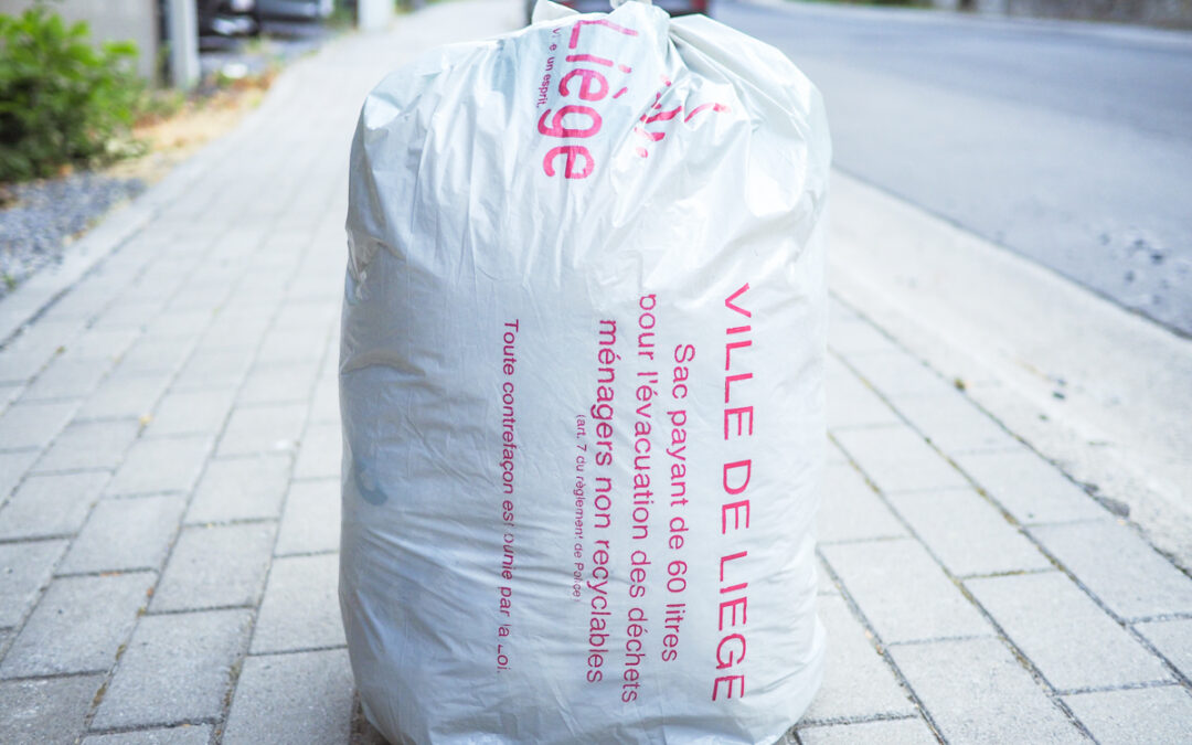 La taxe « poubelles » augmente, avec un ajustement dans le nombre de sacs distribués