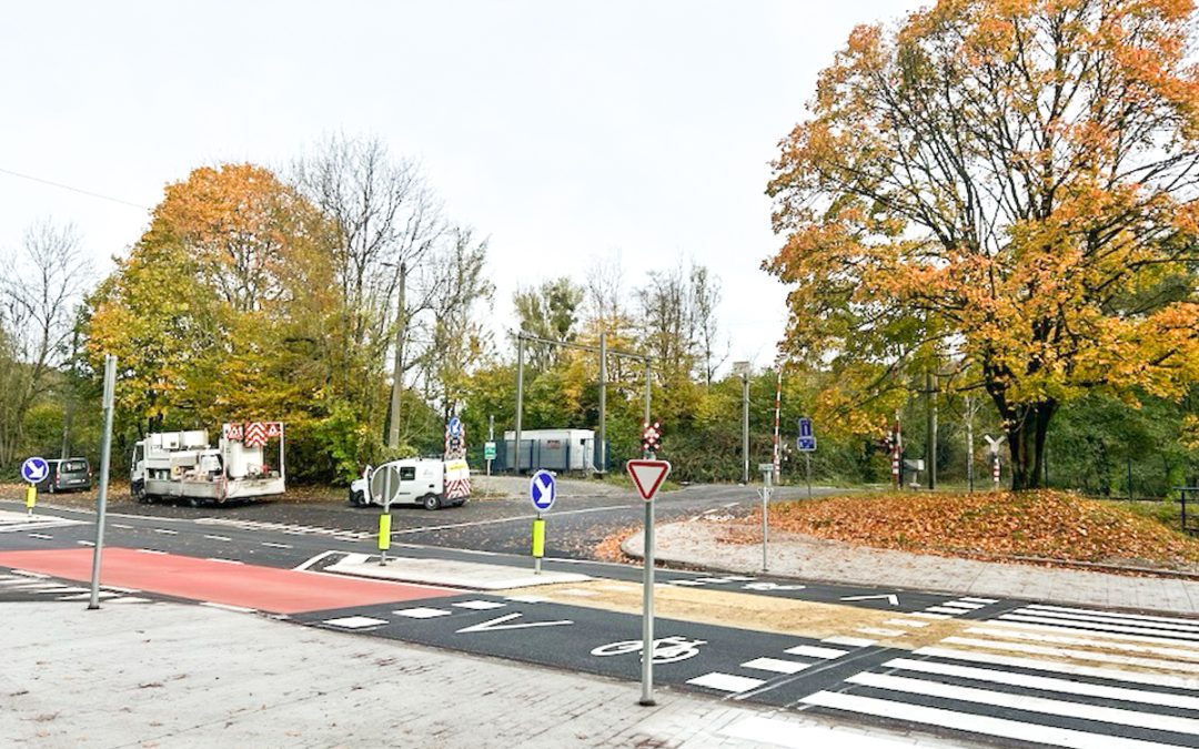 Des voitures circulent sur la cyclostrade à Colonster: le marquage va être renforcé
