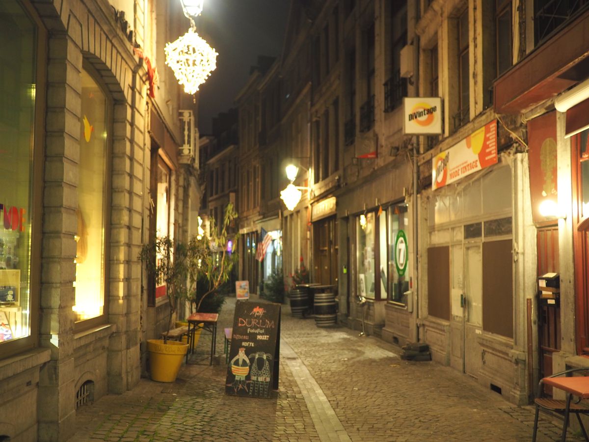 Nocturne des commerces en Neuvice, rue Souverain Pont et rue Chéravoie aujourd’hui