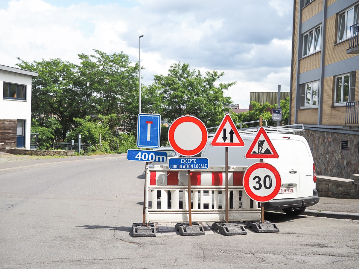 Chantier du corridor vélos: pourquoi bloquer la circulation une semaine avant les travaux effectifs ?