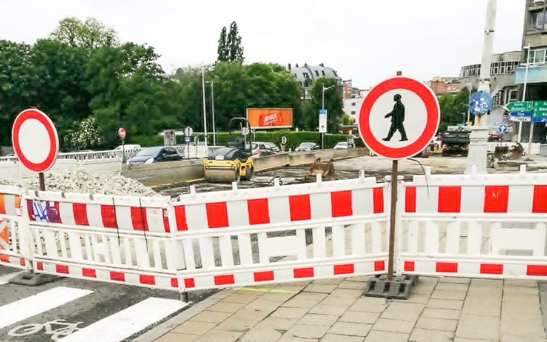 Au pont Kennedy, les travaux compliquent le parcours des malvoyants: un itinéraire provisoire doit rester praticable, compréhensible et sûr pour tous