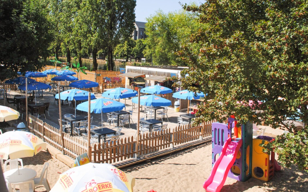 Plaine de jeux, terrasse et transats: quand il fait chaud, c’est Visé plage !