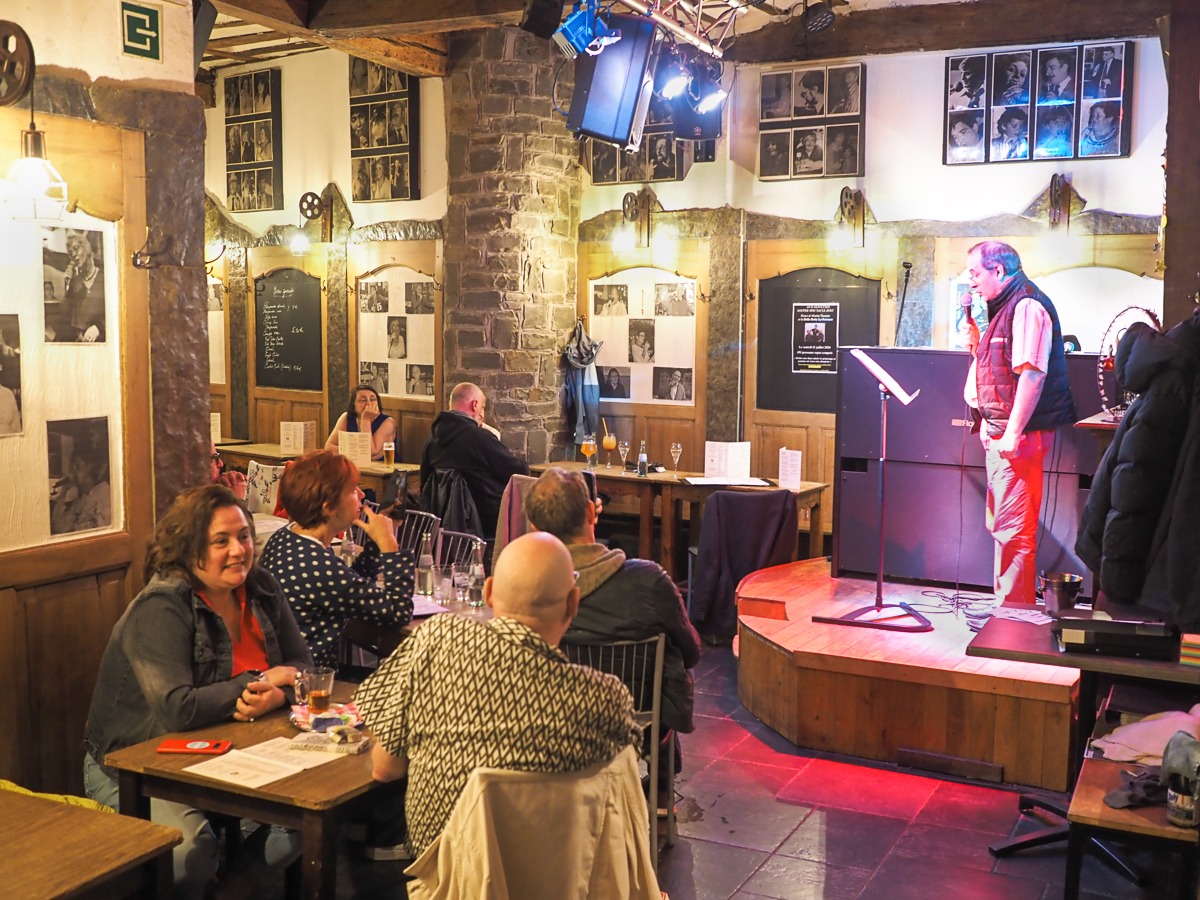 Les Olivettes, dernier café-chantant de Belgique, l’un des rendez-vous les plus décalés des Liégeois