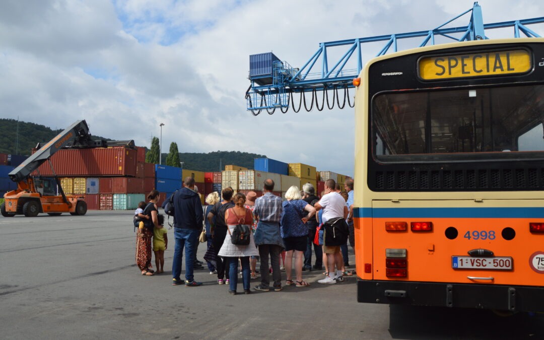 Agenda ► Visite exclusive du Port autonome de Liège en autobus ancêtre