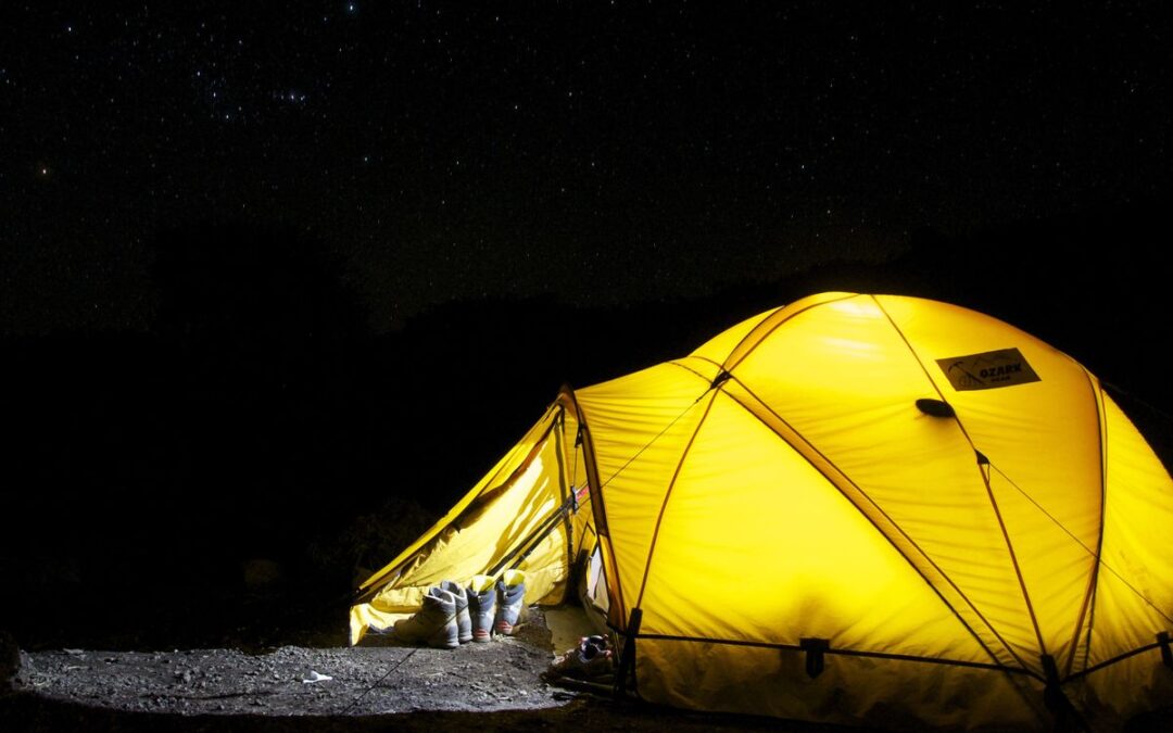 Tester une nuit sous tente, goûter des plats lyophilisés, essayer du matériel de randonnée: week-end gratuit 100 % outdoor pour les 40 ans d’Alpi Sport