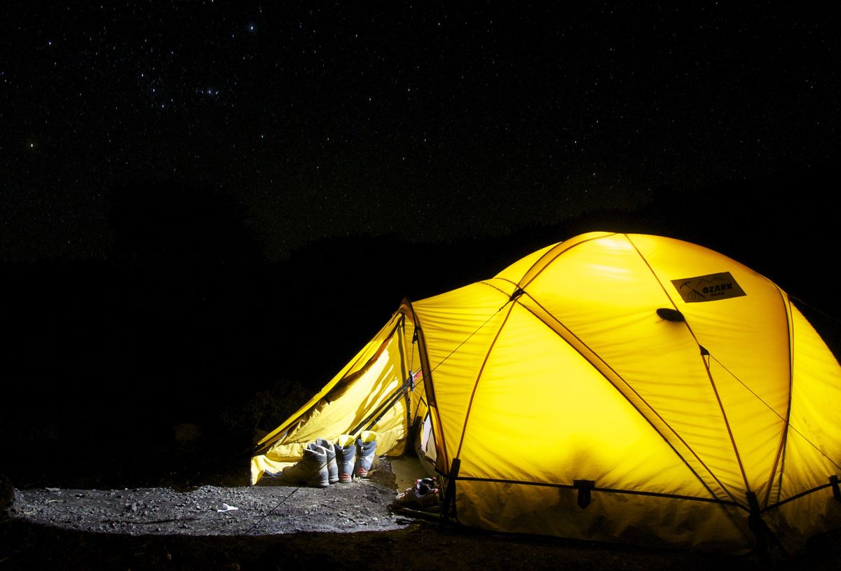 Tester une nuit sous tente, goûter des plats lyophilisés, essayer du matériel de randonnée: week-end gratuit 100 % outdoor pour les 40 ans d’Alpi Sport