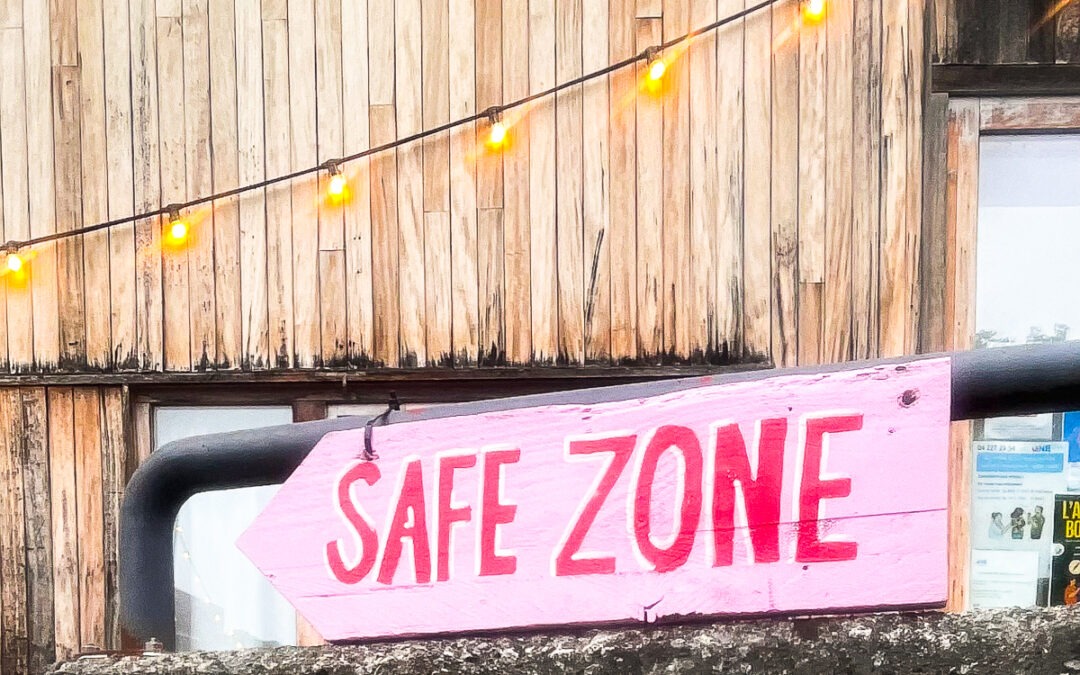 Du pogo au câlin : la scène liégeoise réinvente la fête « safe »