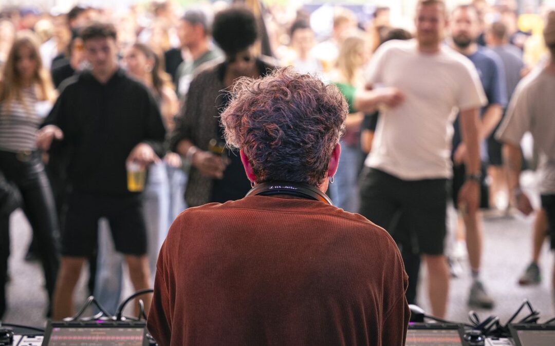 Week-end techno à Ougrée: le Hors-Piste Festival appliquera la tendance « no photo » avec les smartphones