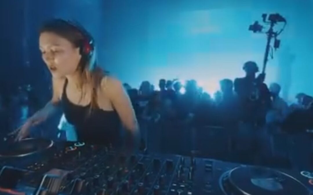 Paloma, la fille du DJ Bob Sinclar, se produira ce samedi à la gare des Guillemins