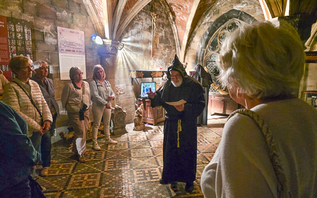 Les moines de retour à Saint-Jacques pour faire découvrir les vestige de l’abbaye