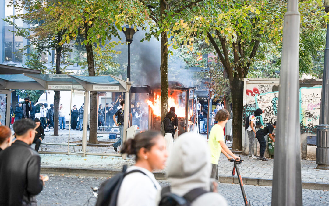 Des étudiants mais surtout des groupes de jeunes ont semé le désordre hier au centre-ville