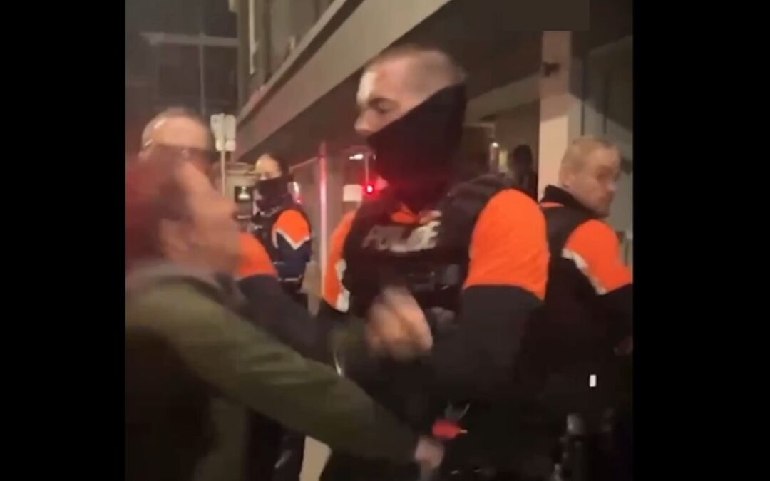 L’intervention des policiers dans le Carré avec l’humoriste Guillaume Meurice critiquée: le PTB demande une enquête approfondie