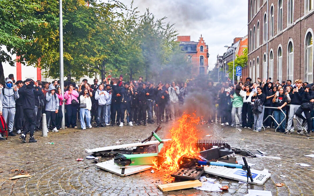 Protestation d’étudiants en colère ce jeudi au centre-ville: des dégradations et des arrestations